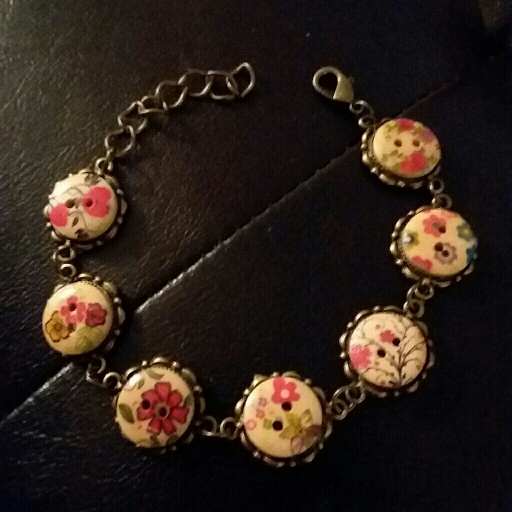 Adorable Button Bracelet